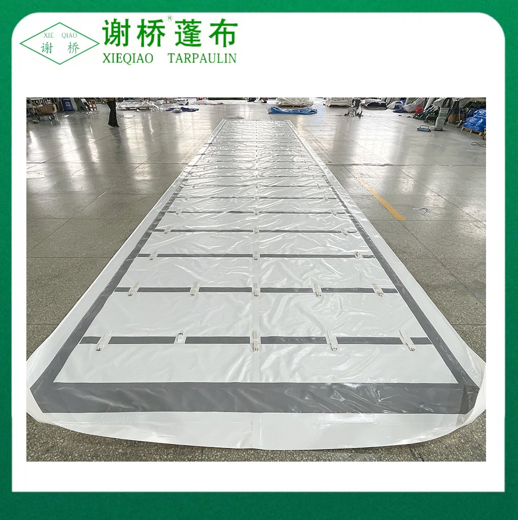 13,75 m di tarpaulin.